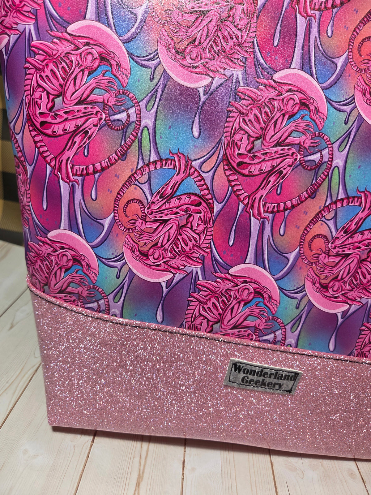 Alien Tote